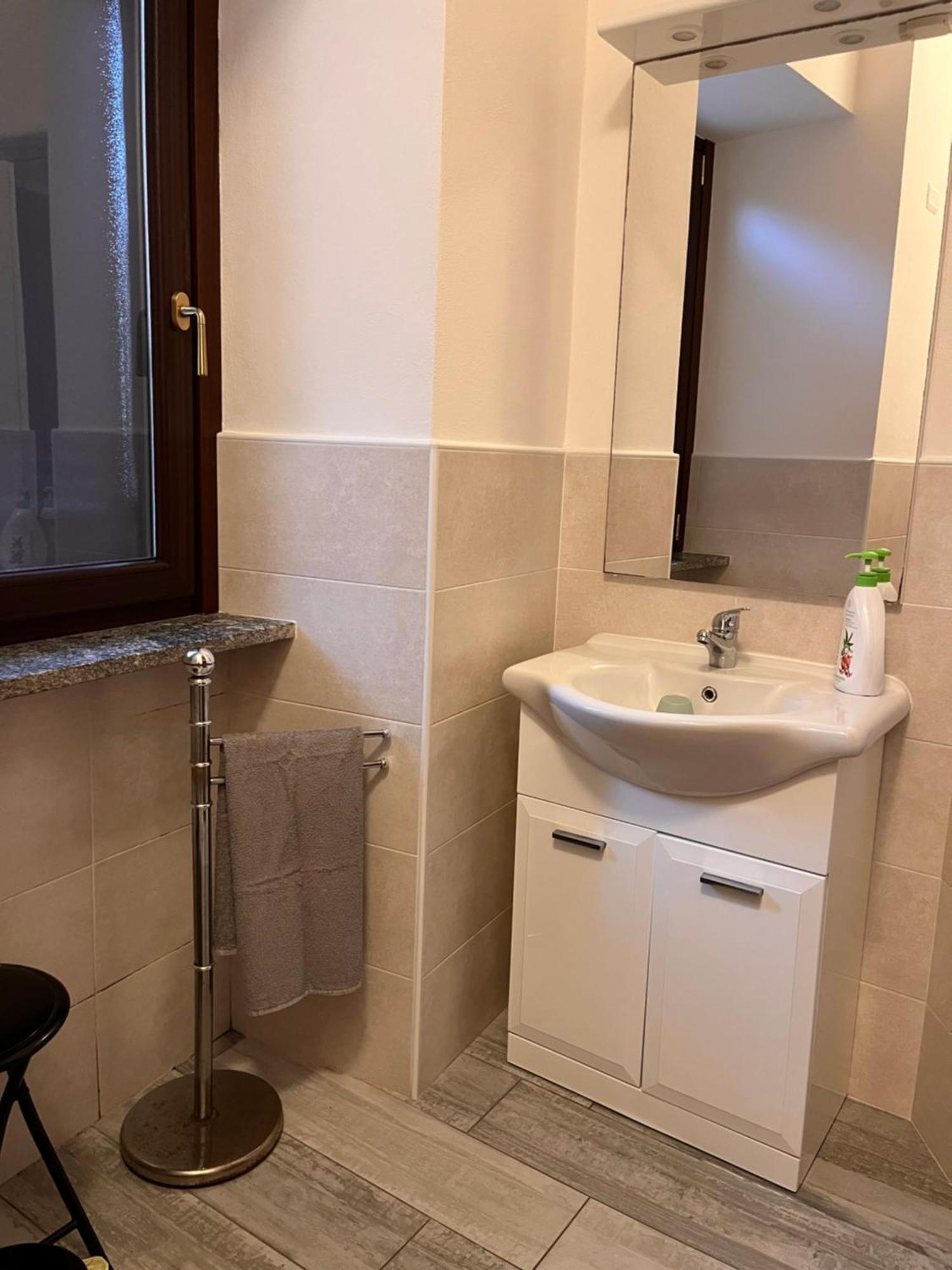 Il Cortile Como Single & Double Room In Apartment No Hotel Eksteriør billede