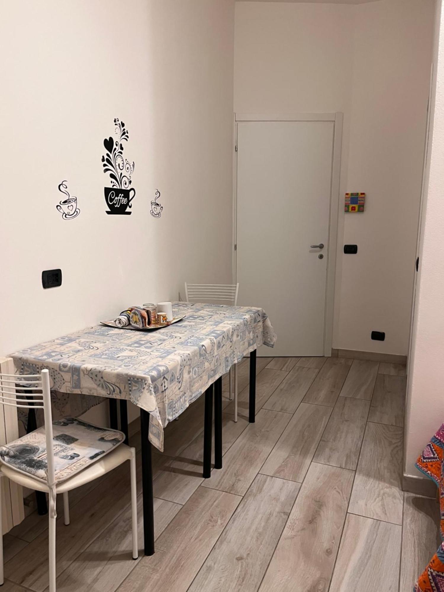 Il Cortile Como Single & Double Room In Apartment No Hotel Eksteriør billede