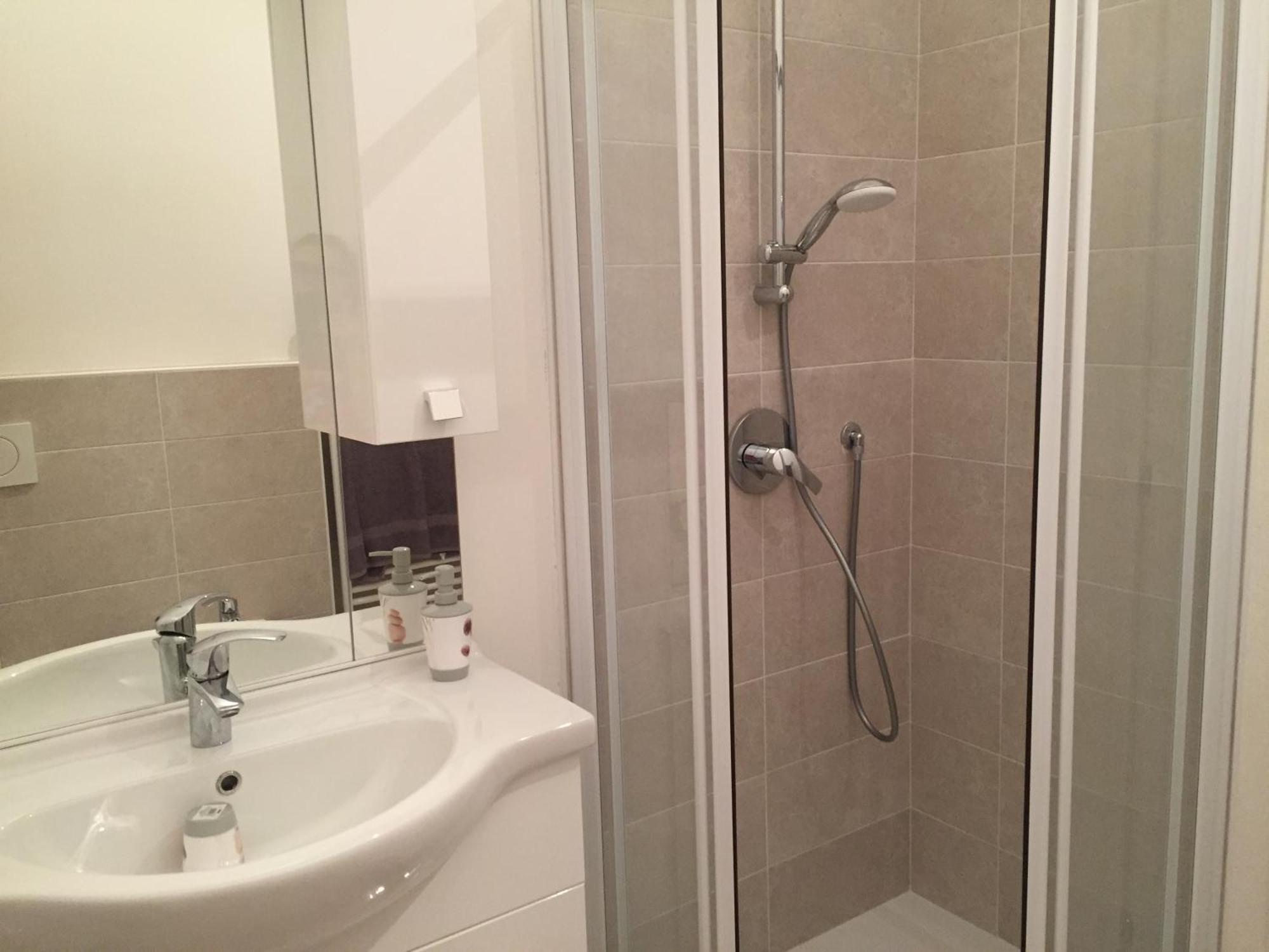 Il Cortile Como Single & Double Room In Apartment No Hotel Eksteriør billede